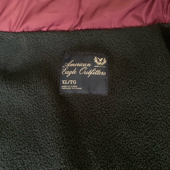 American Eagle women’s XL fall vest.  Beautiful deep purple colour - Picture 4 of 6